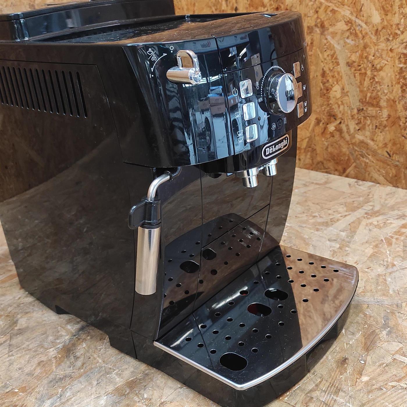 Macchina Automatica per Caffè DE'LONGHI Magnifica ECAM21.116.B Cappuccinatore