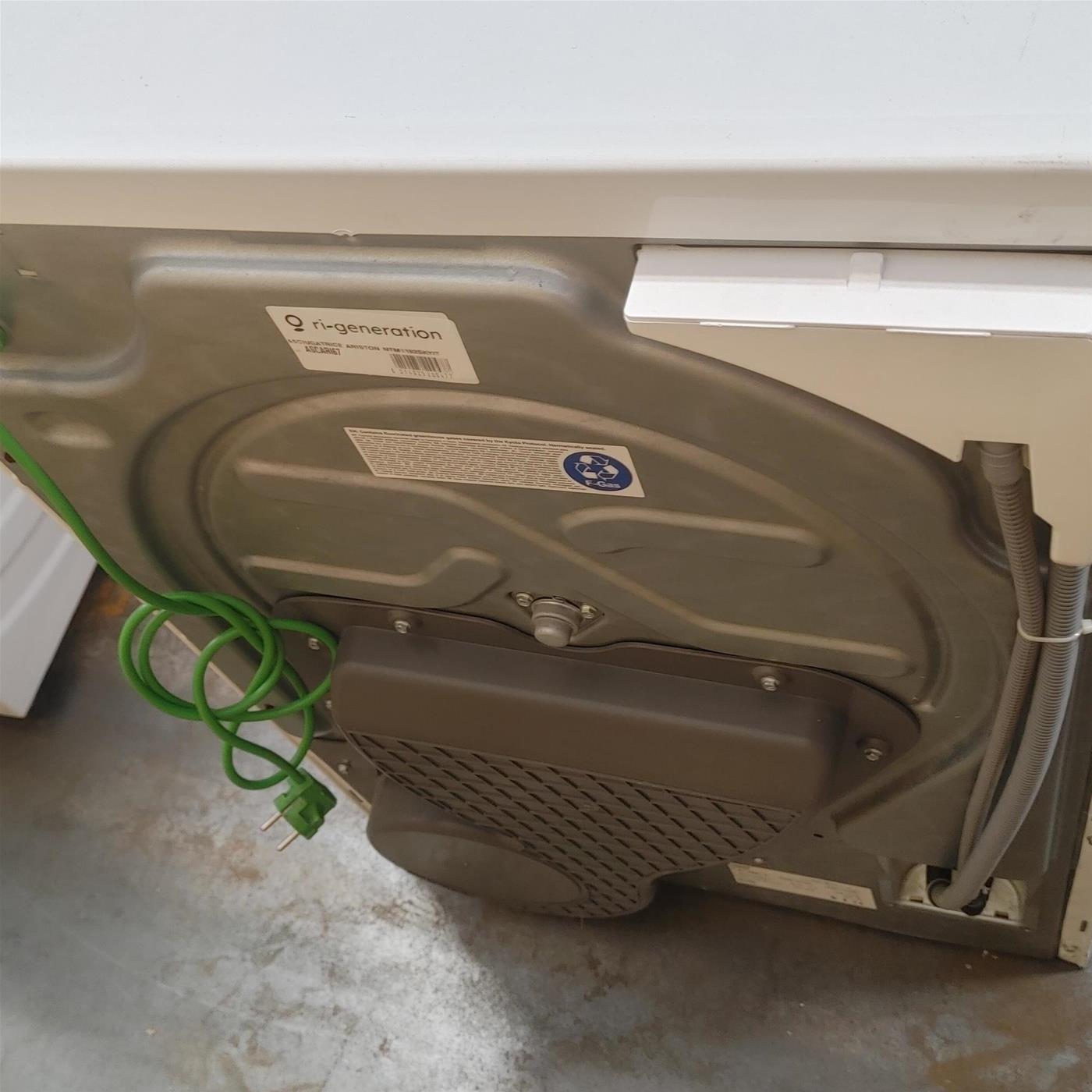 Asciugatrice Hotpoint NTM1192SSKUK Libera installazione Carica frontale 9 kg A++ Argento