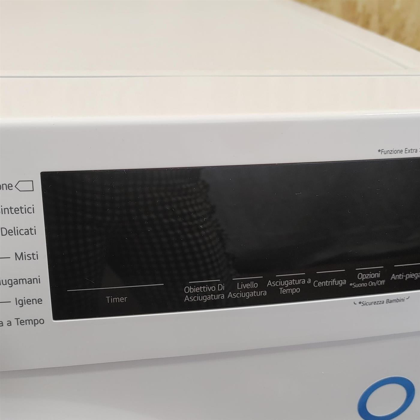 LG Asciugatrice RH80M3AV6R Capacità 8Kg, Classe A++, Tecnologia a Pompa di Calore