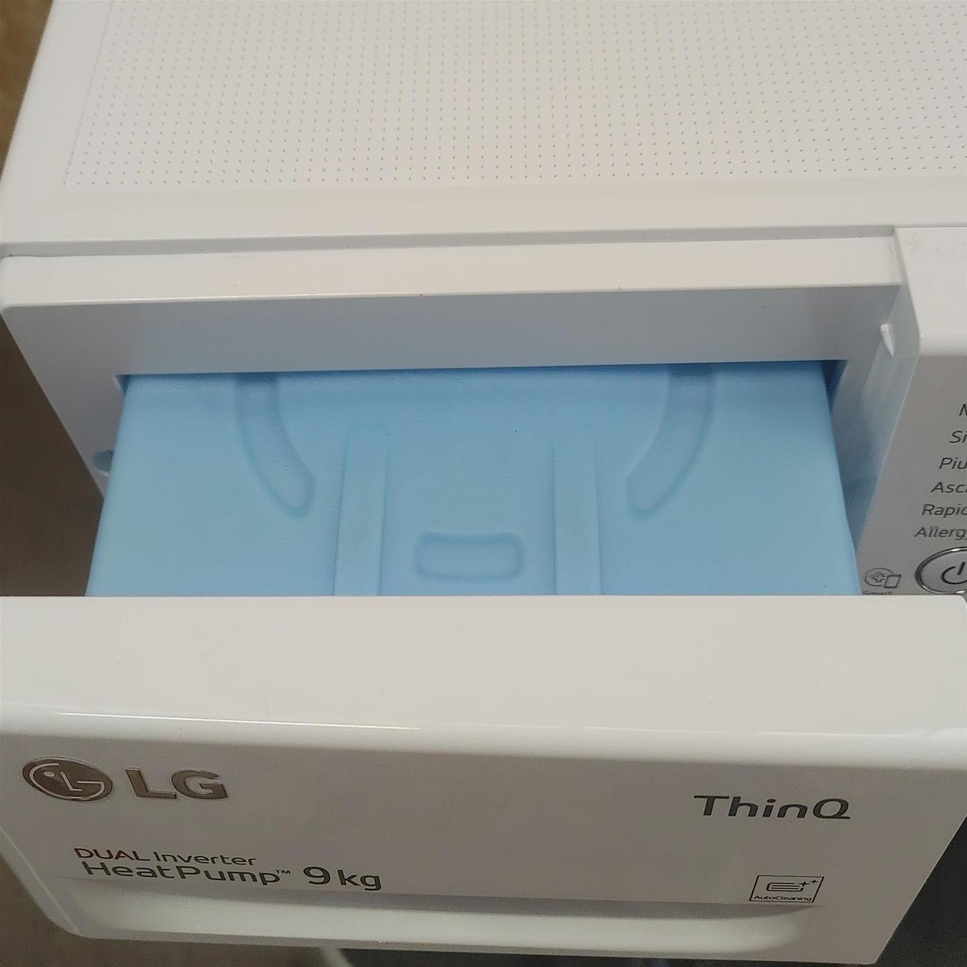 LG RC90V9AV2W Asciugatrice 9 kg Pompa di Calore Libera installazione Carica frontale A+++