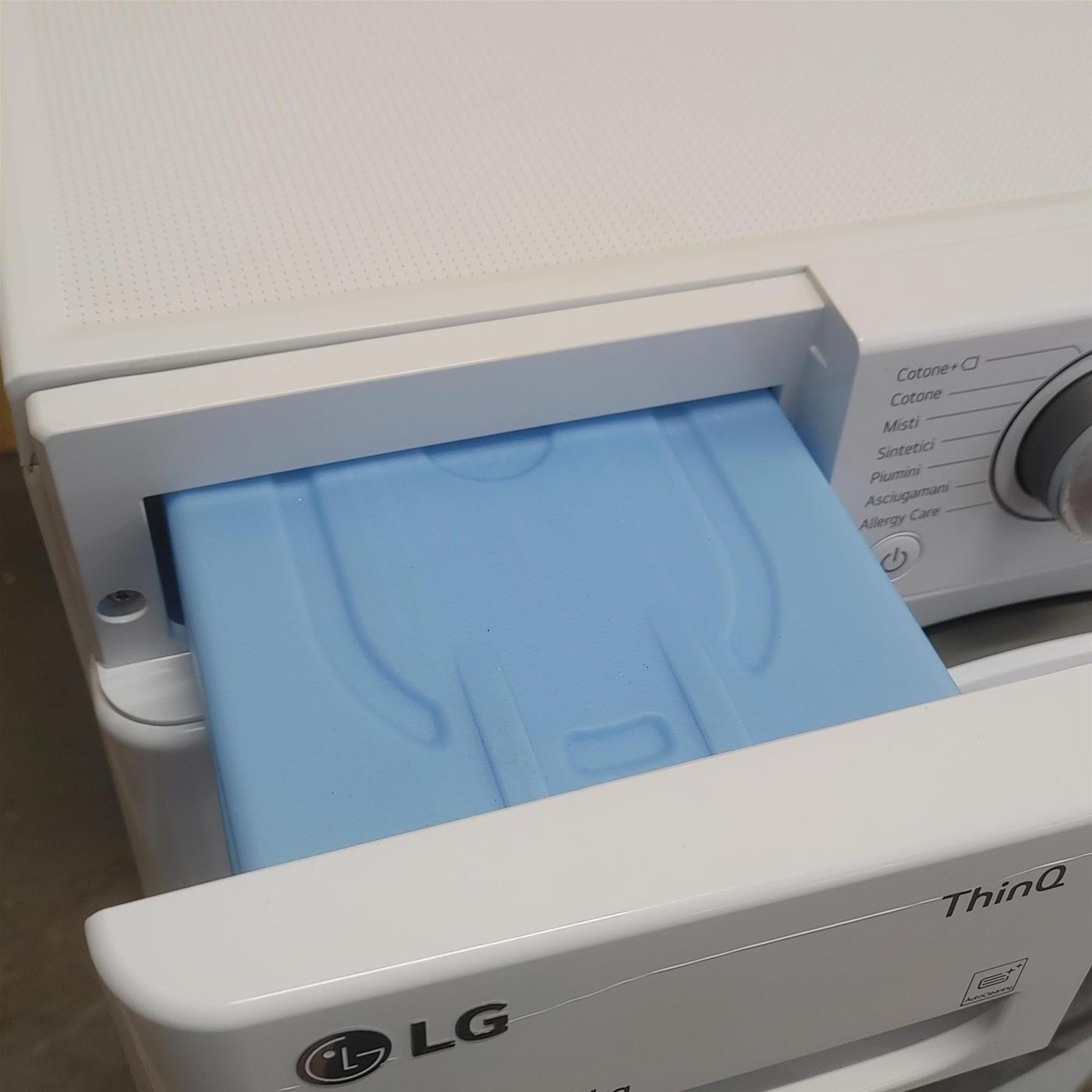 LG RH90V9AVHN asciugatrice Libera installazione Caricamento frontale 9 kg A+++ Bianco