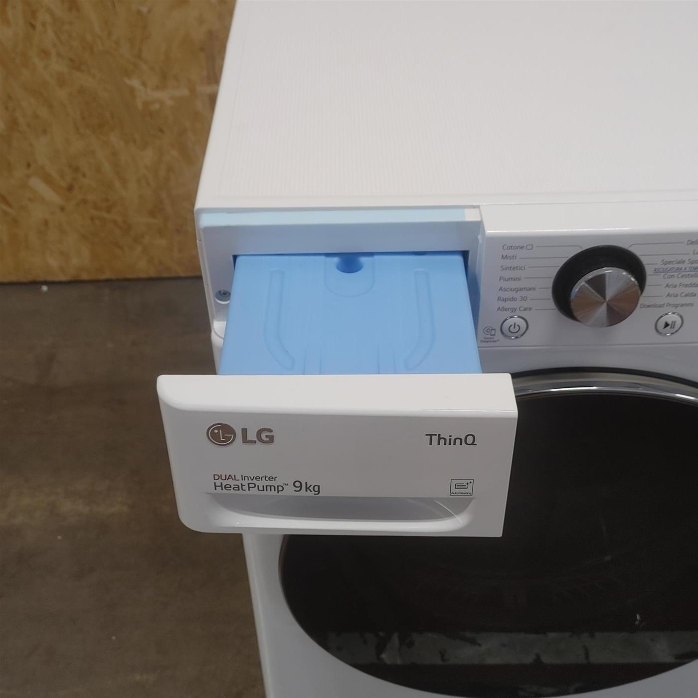 LG RC90V9AV2W Asciugatrice 9 kg Pompa di Calore Libera installazione Carica frontale A+++
