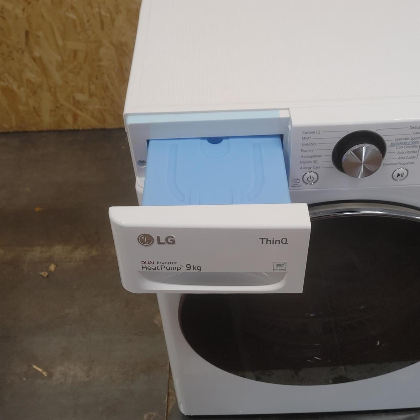 LG RC90V9AV2W Asciugatrice 9 kg Pompa di Calore Libera installazione Carica frontale A+++