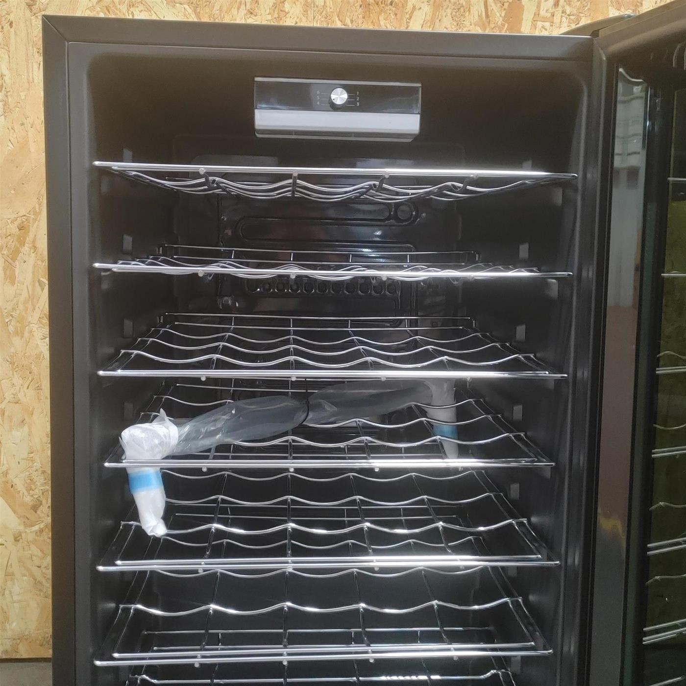 Cantinetta Candy DiVino CWC 150 ED/N con compressore Libera installazione 41 bottiglie