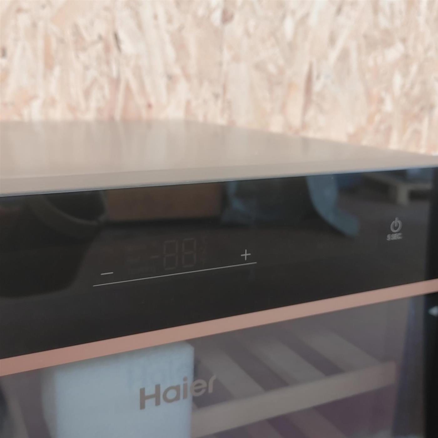 Haier Wine Bank 50 Serie 5 HWS49GA Cantinetta frigo con compressore Libera installazione Nero 49 bottiglia(e)