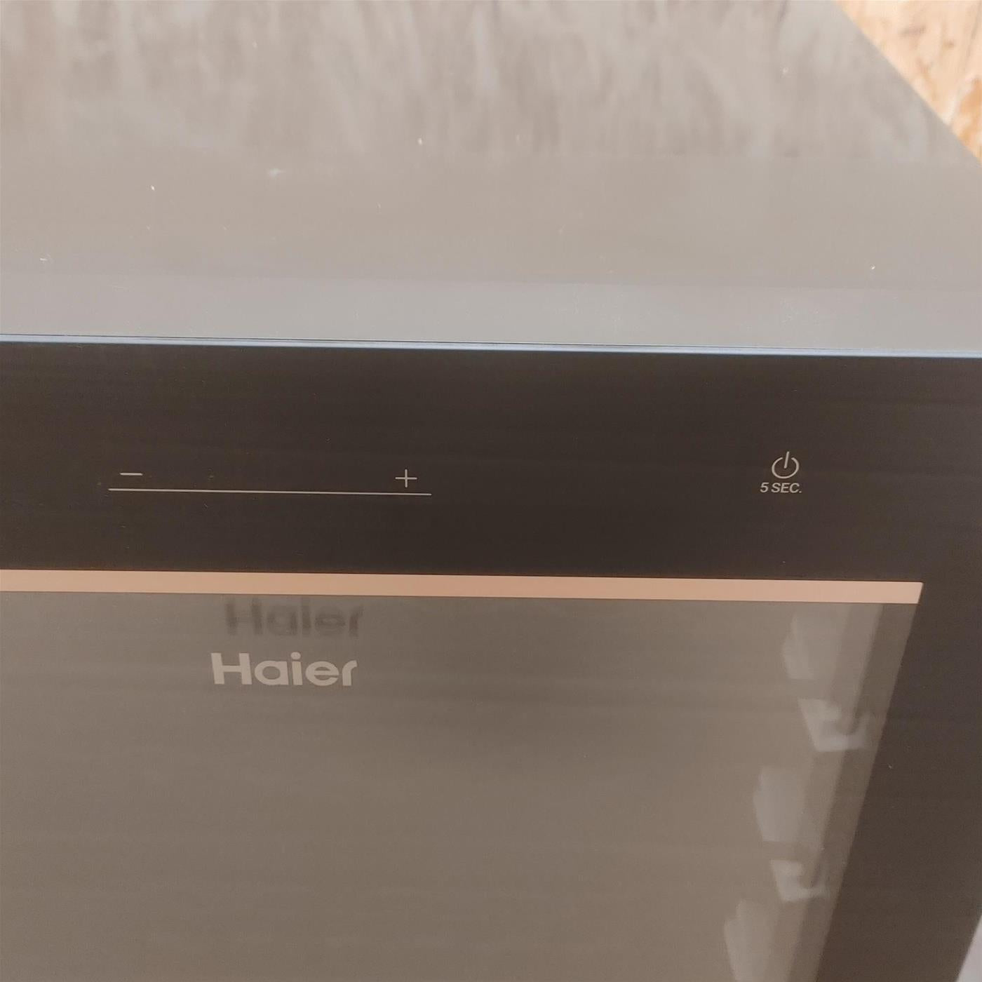 Cantinetta vino Haier Wine Bank 50 Serie 3 HWS49GAE Libera installazione 49 bottiglie