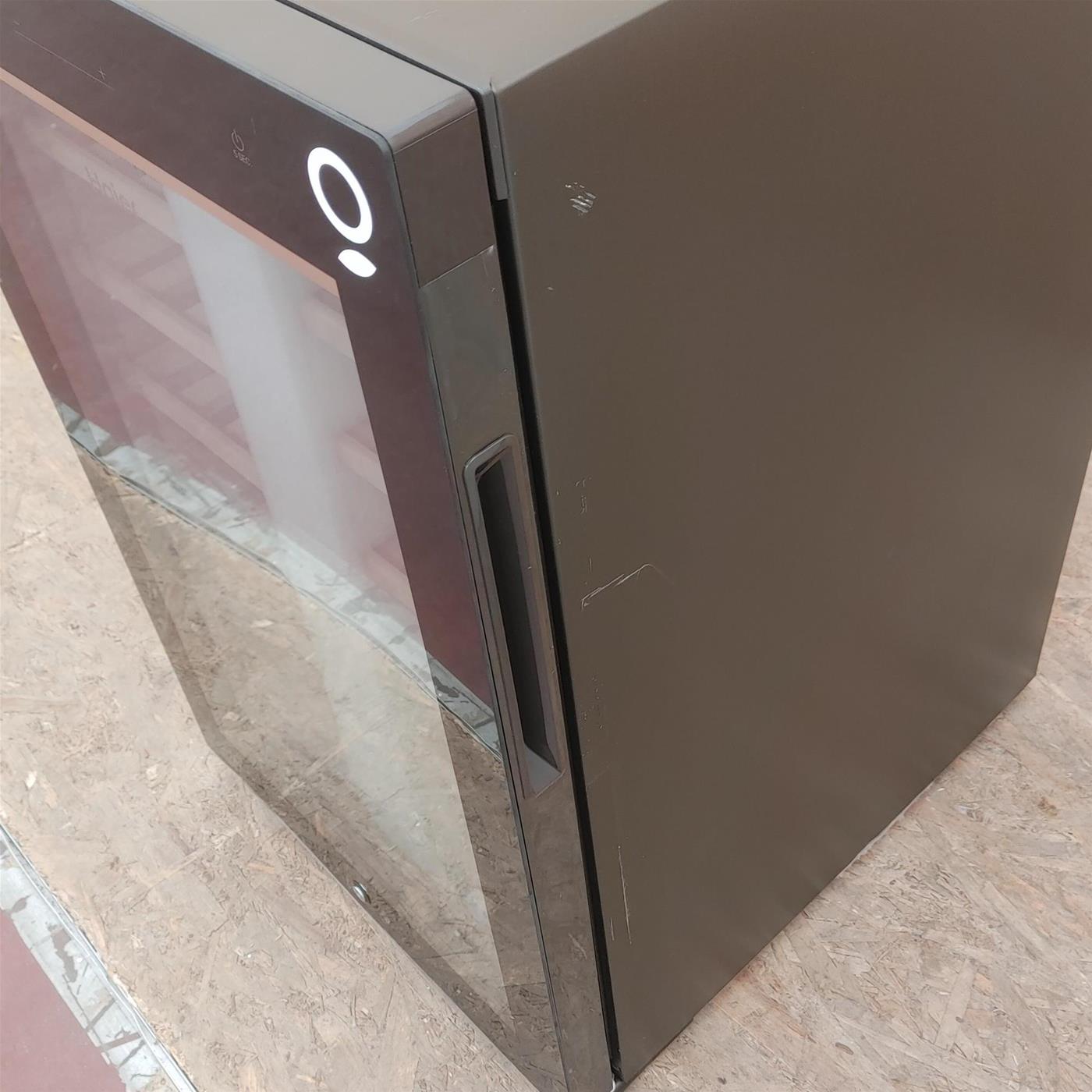 Haier Wine Bank 50 Serie 5 HWS49GA Cantinetta frigo con compressore Libera installazione Nero 49 bottiglia(e)