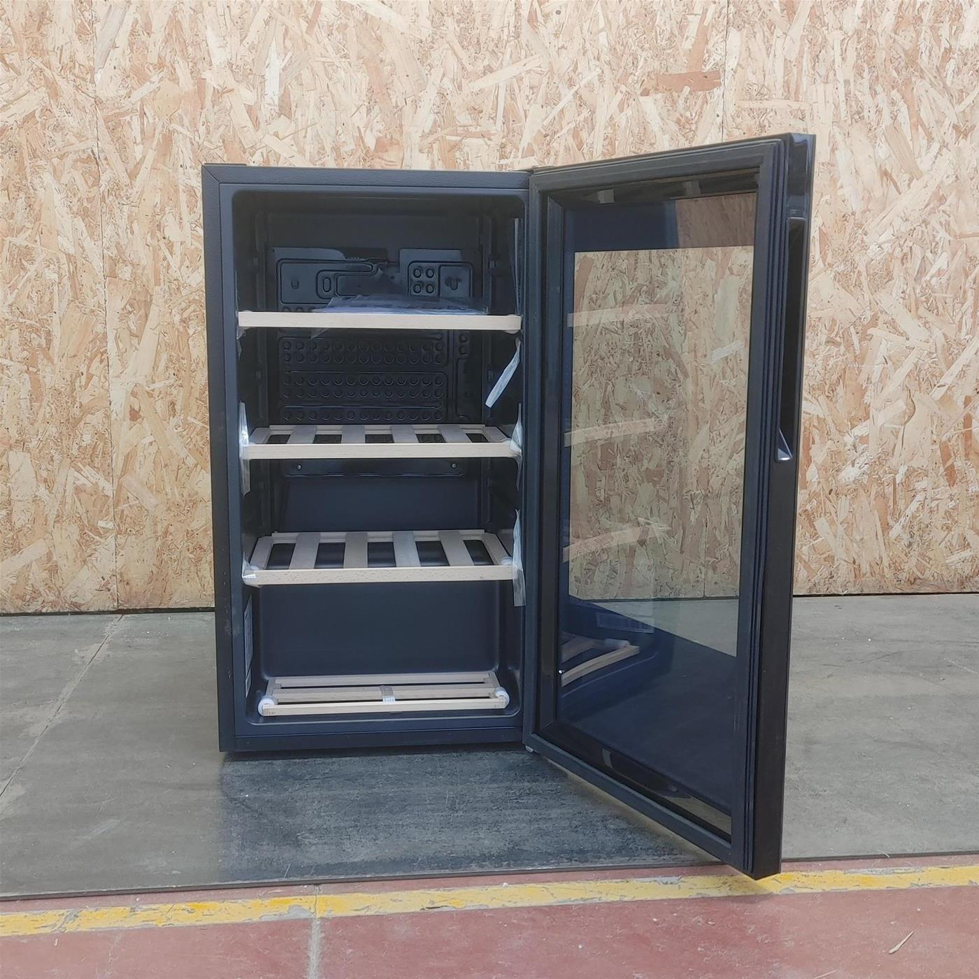 Cantinetta vino Hisense RW12D4NWG0 Libera installazione 30 Bottiglie