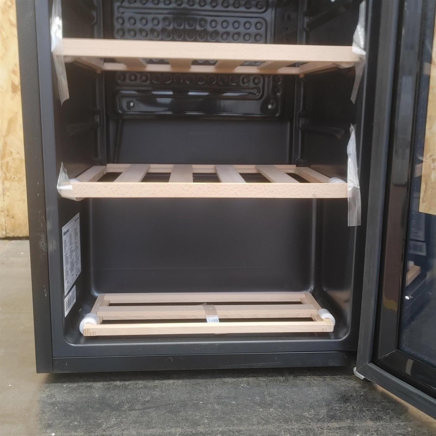 Cantinetta vino Hisense RW12D4NWG0 Libera installazione 30 Bottiglie