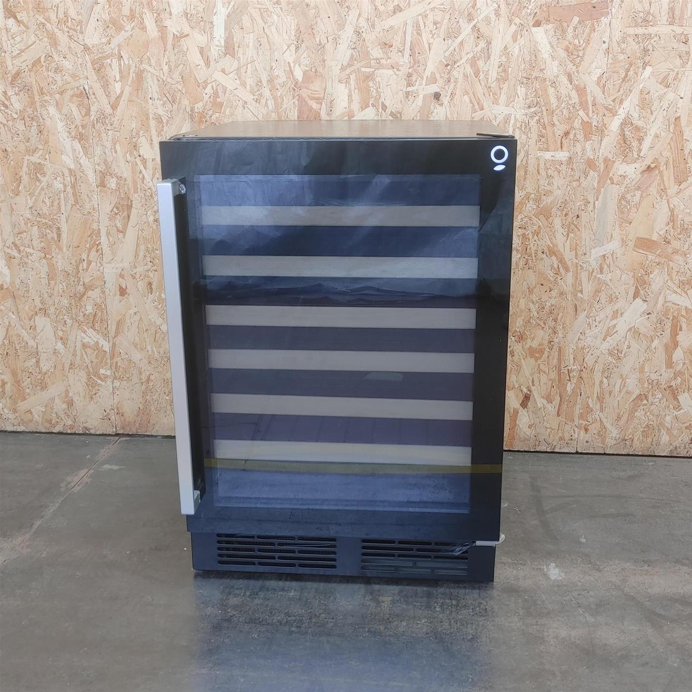 Hisense RW18W4NWLGF Cantinetta vino con compressore Libera installazione Nero 54 bottiglie