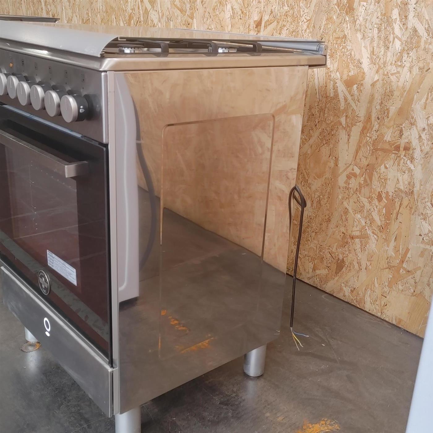 Bertazzoni La Germania Futura FTR664EXV cucina Cucina a libera installazione Elettrico Gas Nero, Acciaio inossidabile