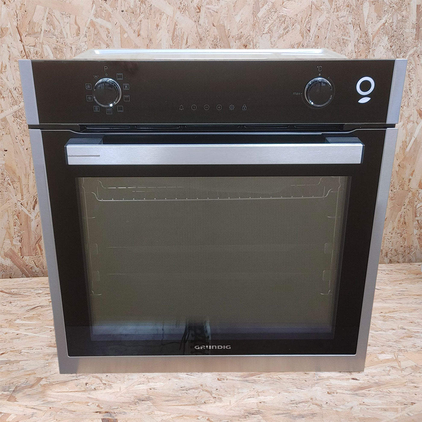 Forno multifunzione Grundig GEBM19300XC da 72 litri