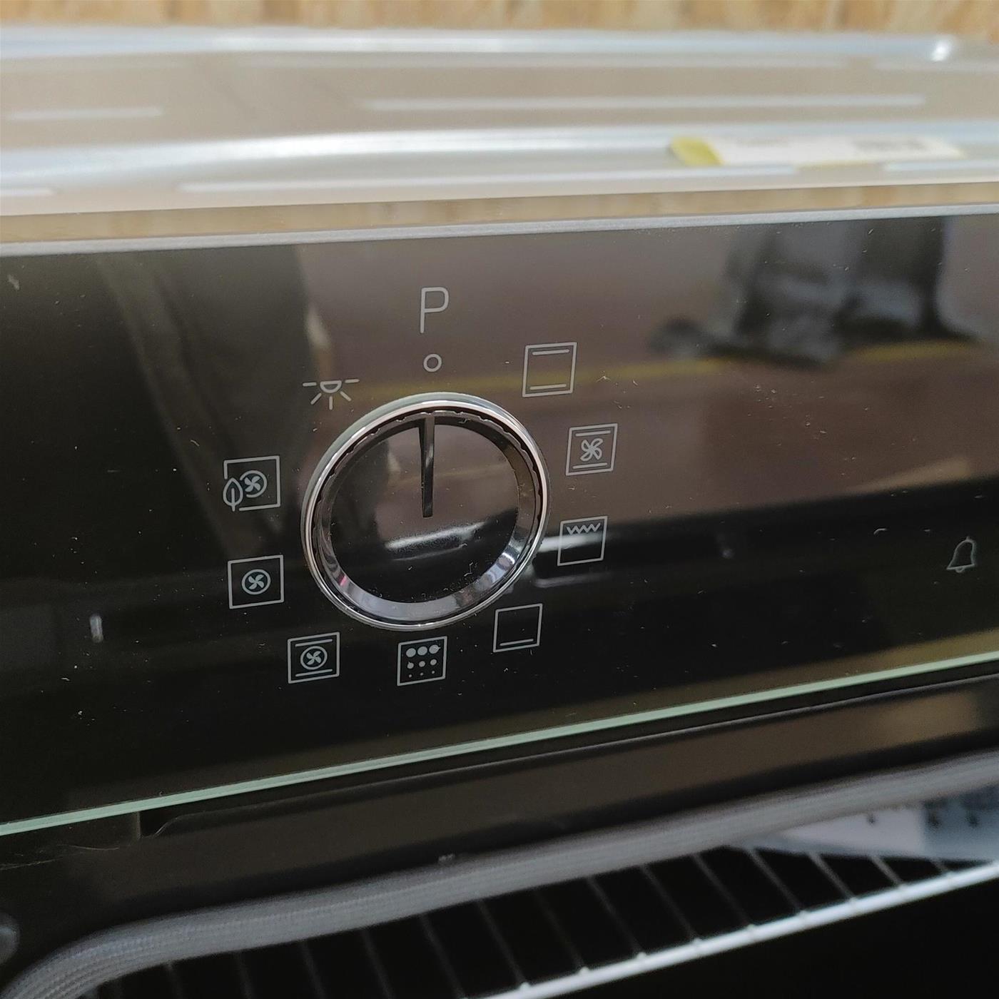 Forno multifunzione Grundig GEBM19300XC da 72 litri