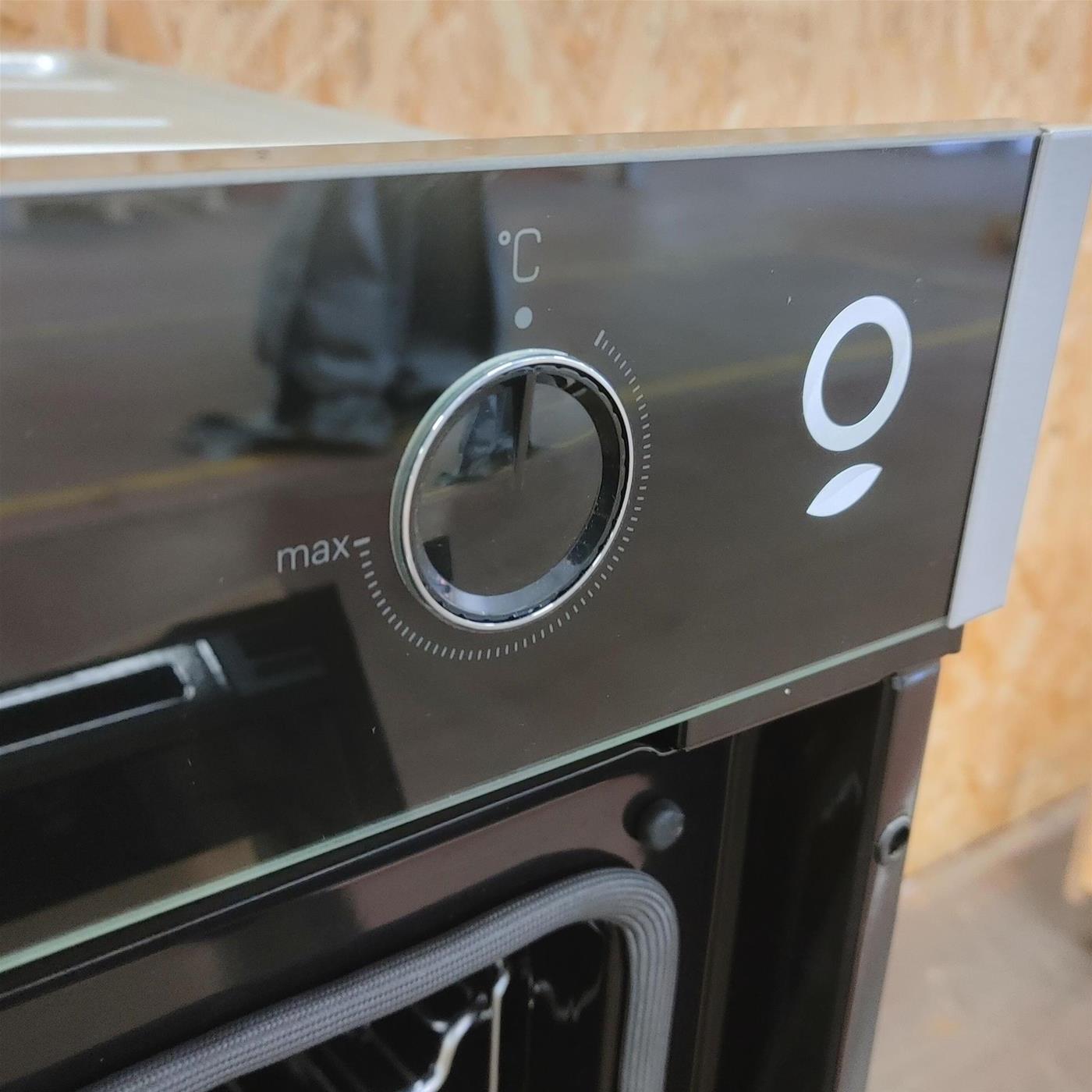 Forno multifunzione Grundig GEBM19300XC da 72 litri