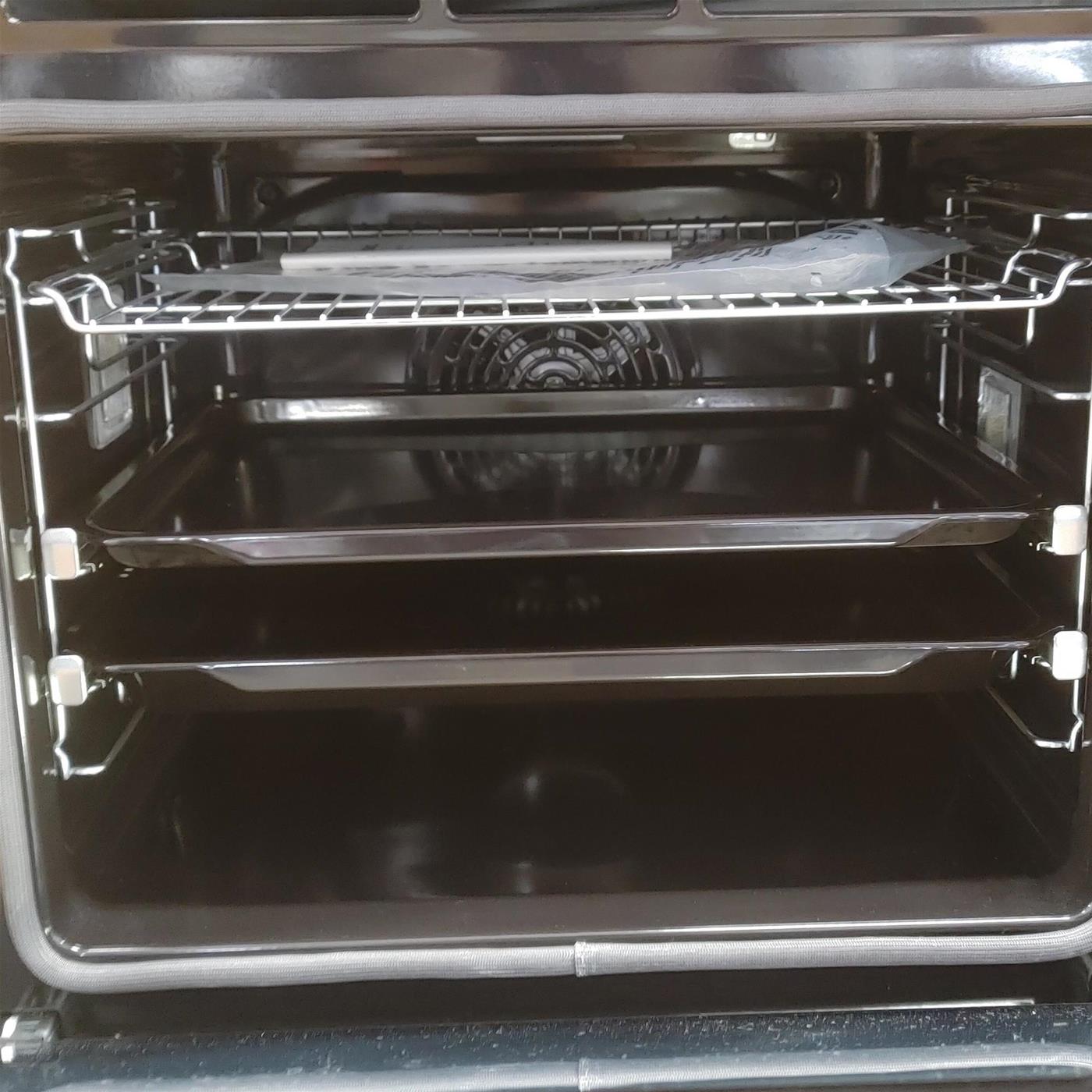 Forno multifunzione Grundig GEBM19300XC da 72 litri