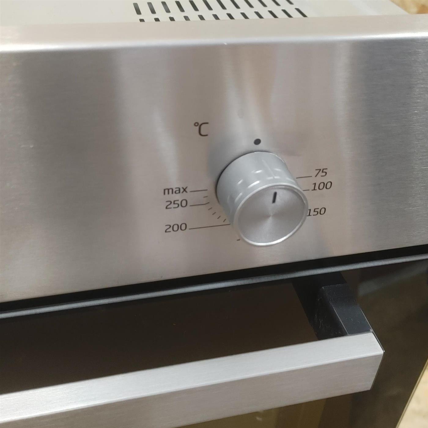 Beko BIE22101X 71 L 2400 W A Nero, Acciaio inossidabile