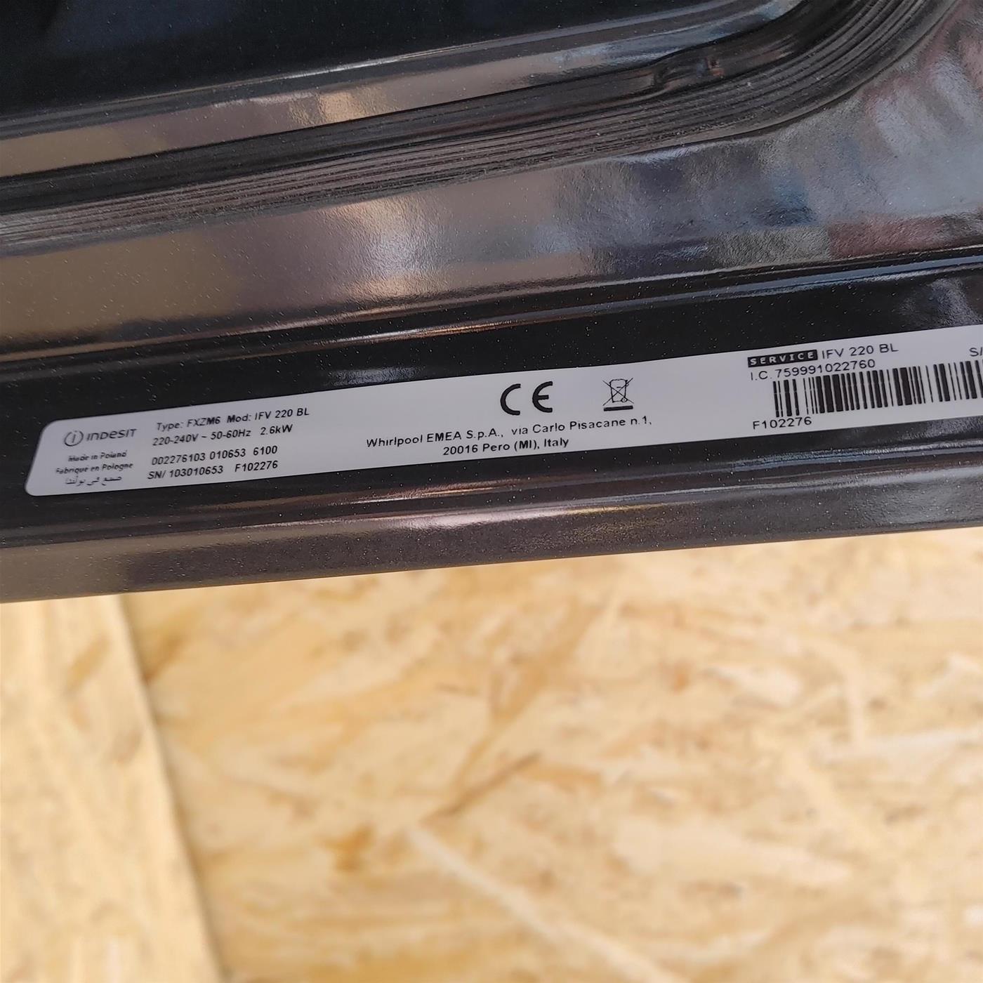 Indesit IFV 220 BL forno statico 57 L 2500 W A Nero