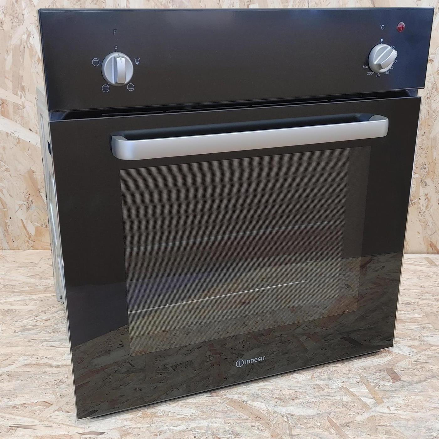 Indesit IFV 220 BL forno statico 57 L 2500 W A Nero