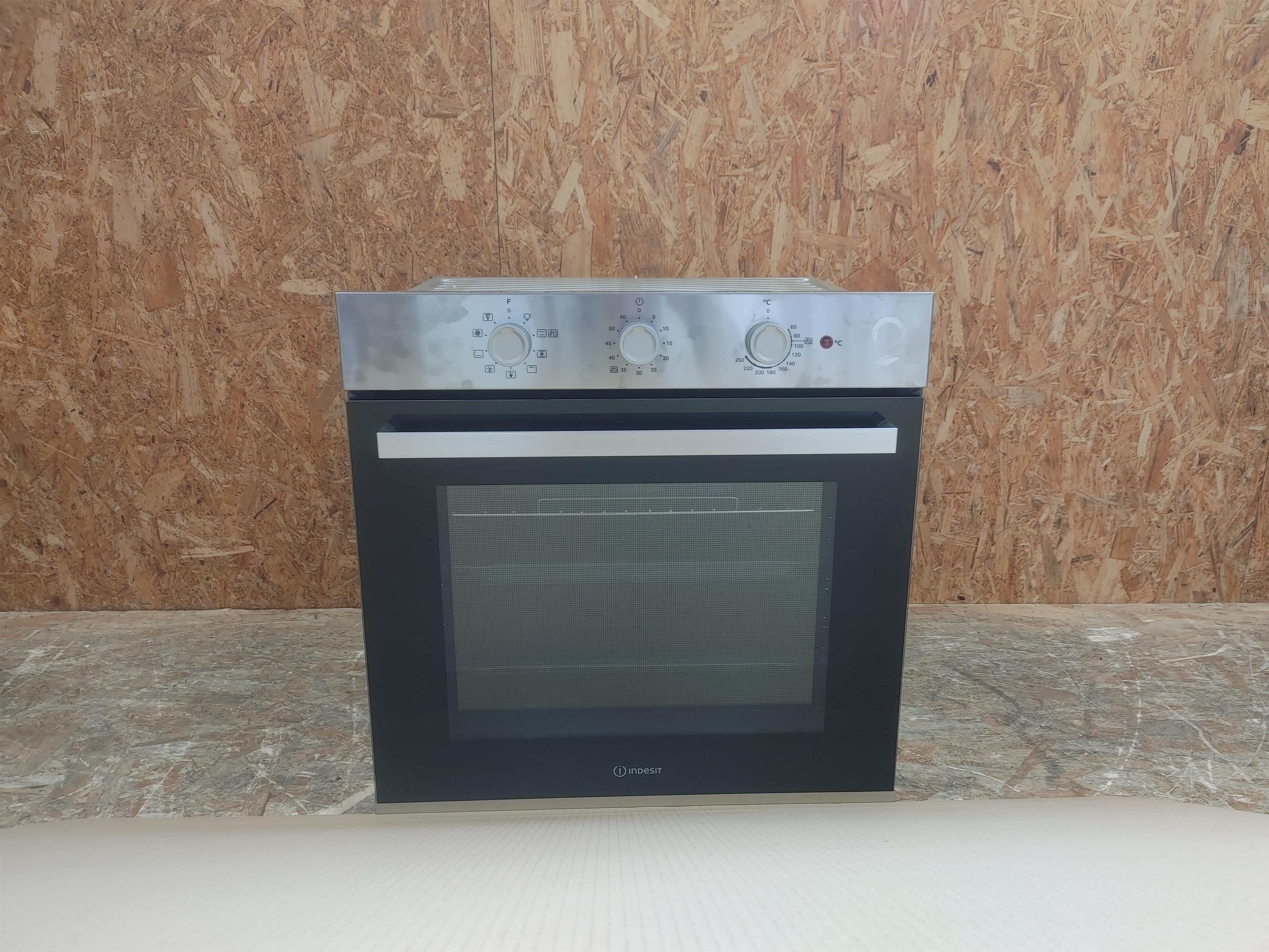 Forno elettrico Indesit IO K38H X