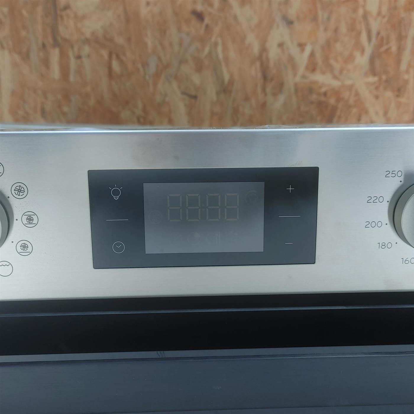 Forno elettrico Indesit IFW 5844 IX
