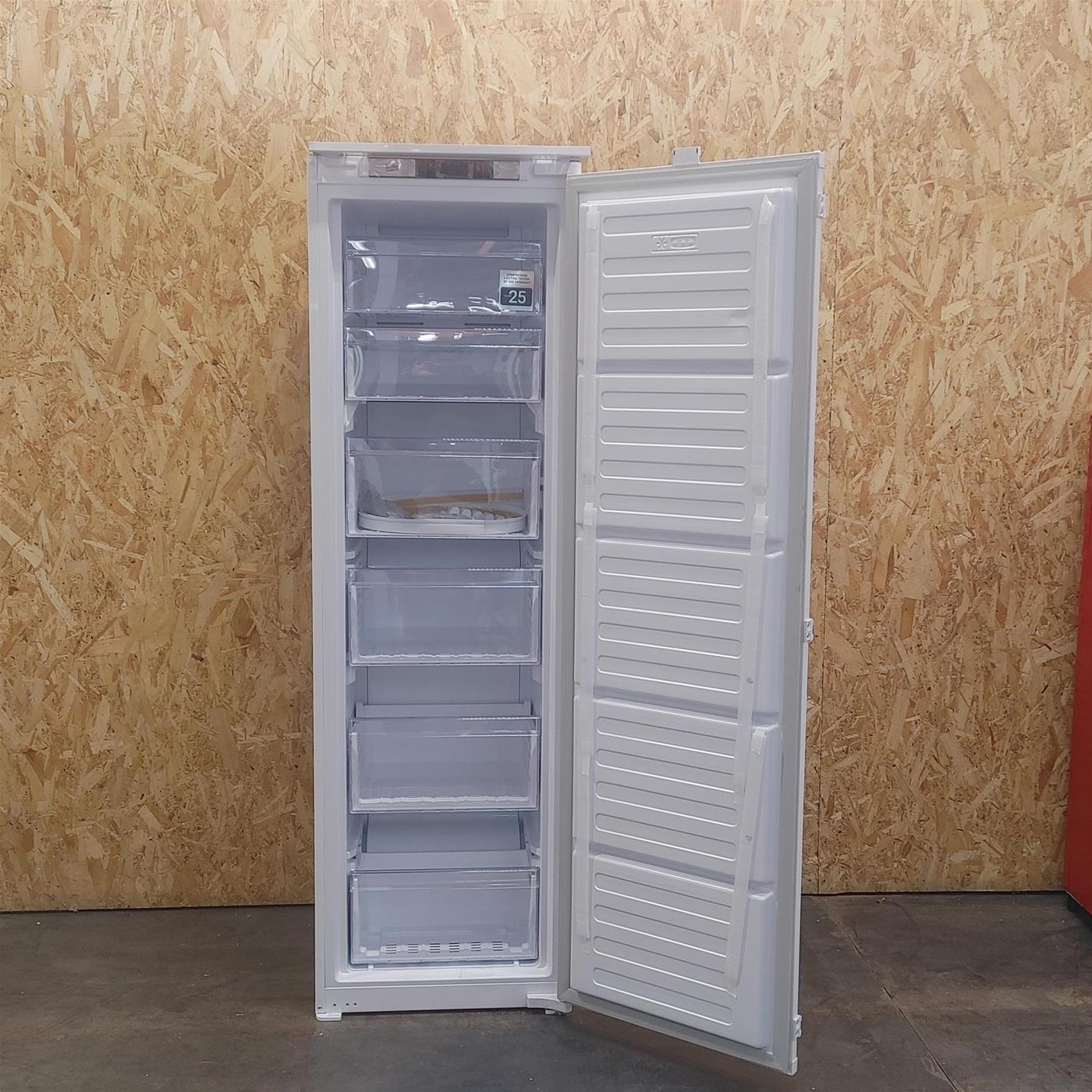 Congelatore verticale Beko BFNA247E40SN Da incasso 220 L