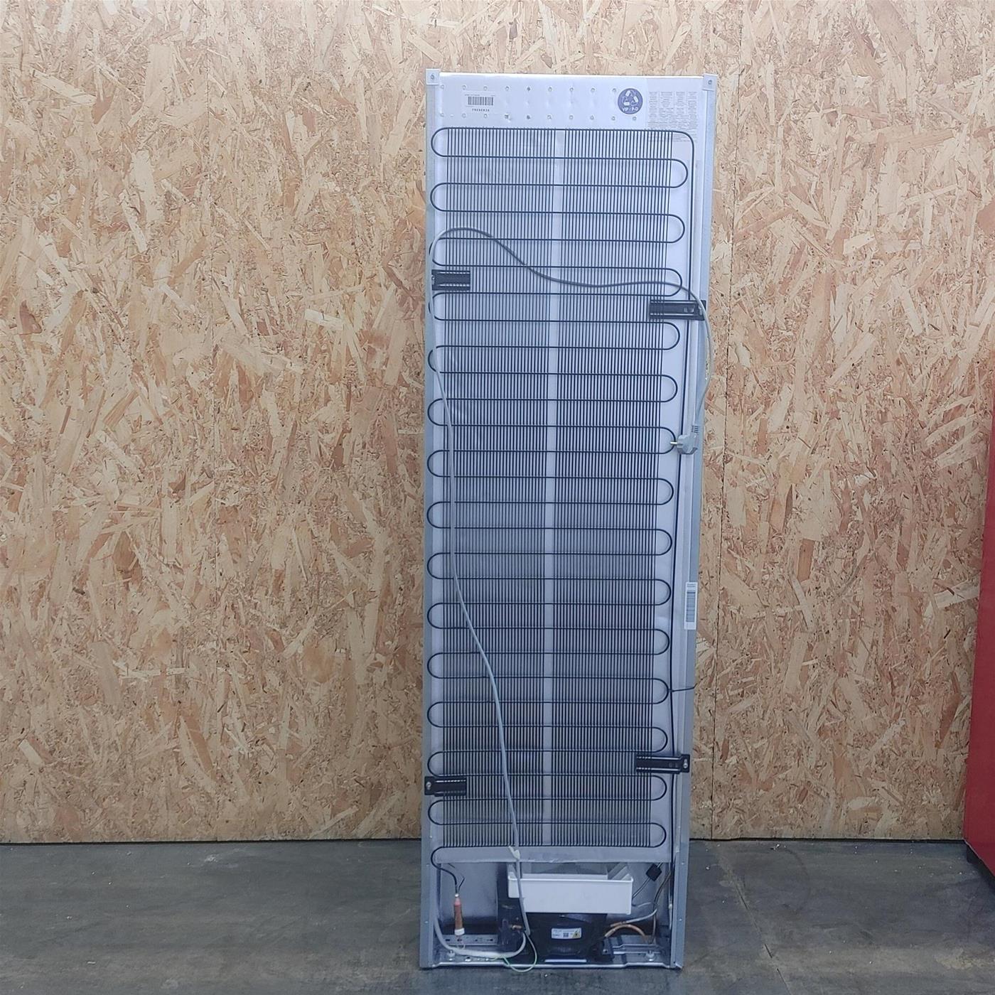 Congelatore verticale Beko BFNA247E40SN da Incasso 220 L