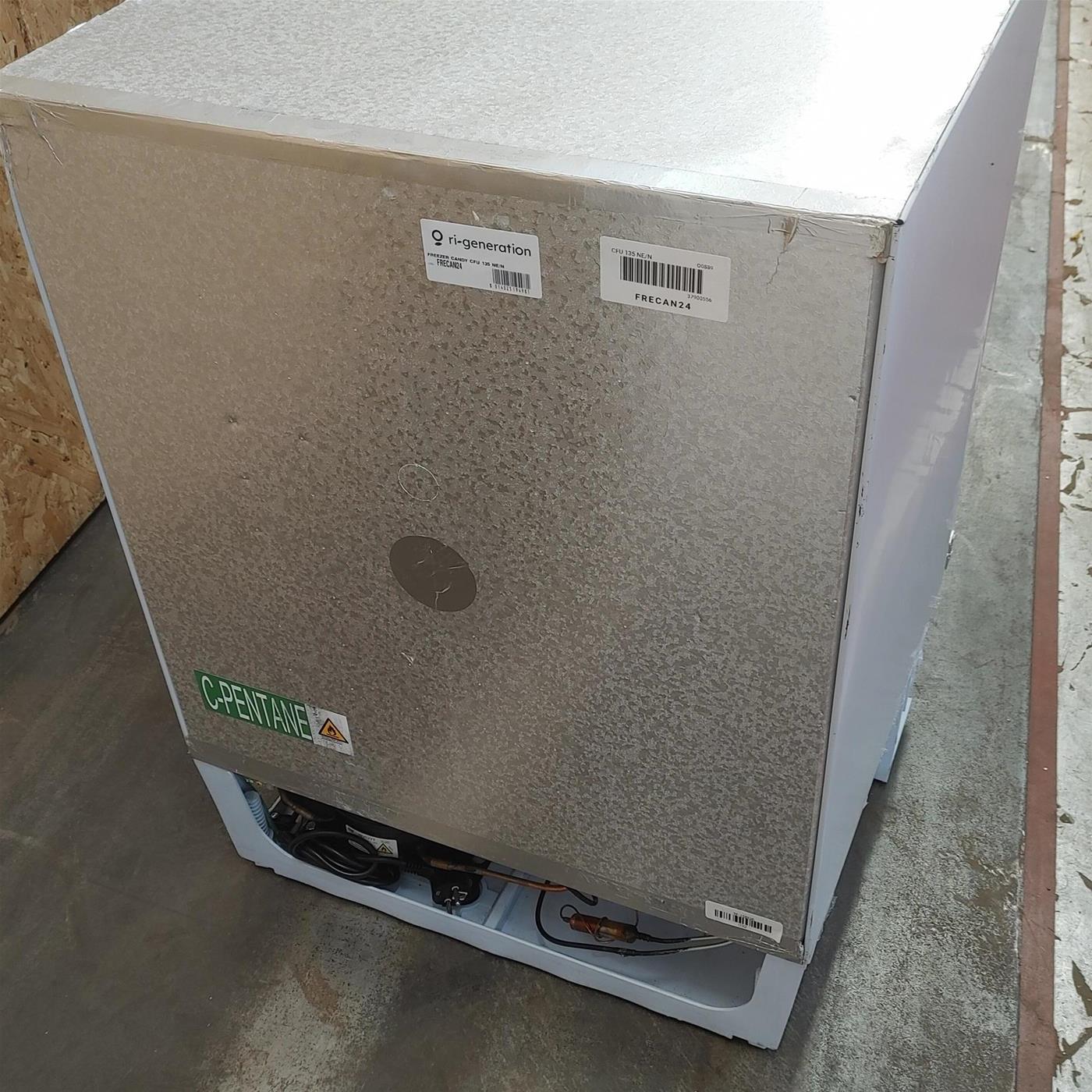 Congelatore Candy CFU 135 NE Congelatore verticale Da incasso 95 L Bianco