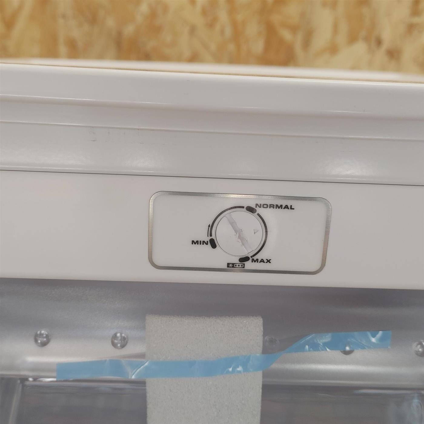 Candy CCTUS 544 WH Congelatore verticale Libera installazione 82 L Bianco