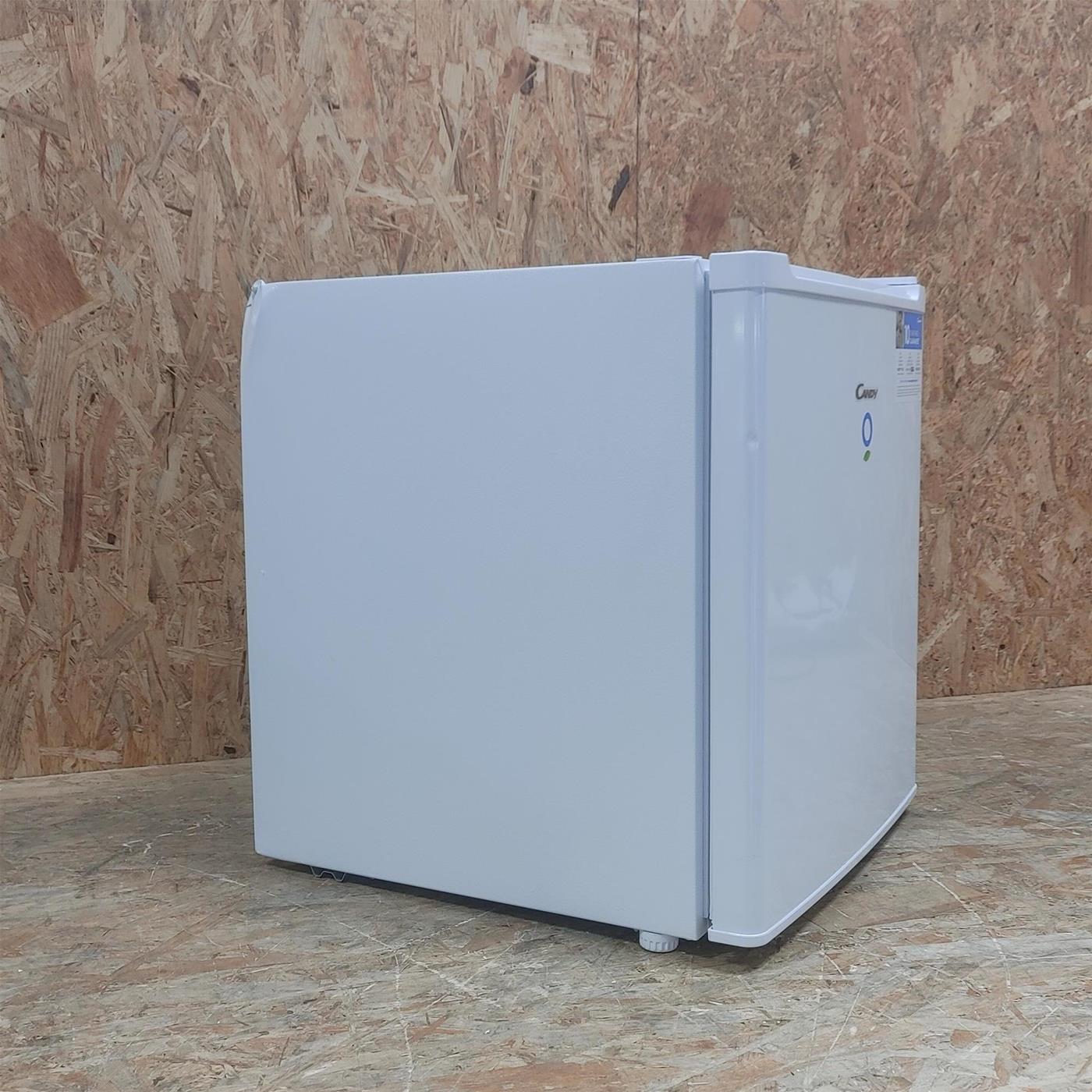 Candy Comfort CFU 050 EN Congelatore verticale Libera installazione 33 LF Bianco