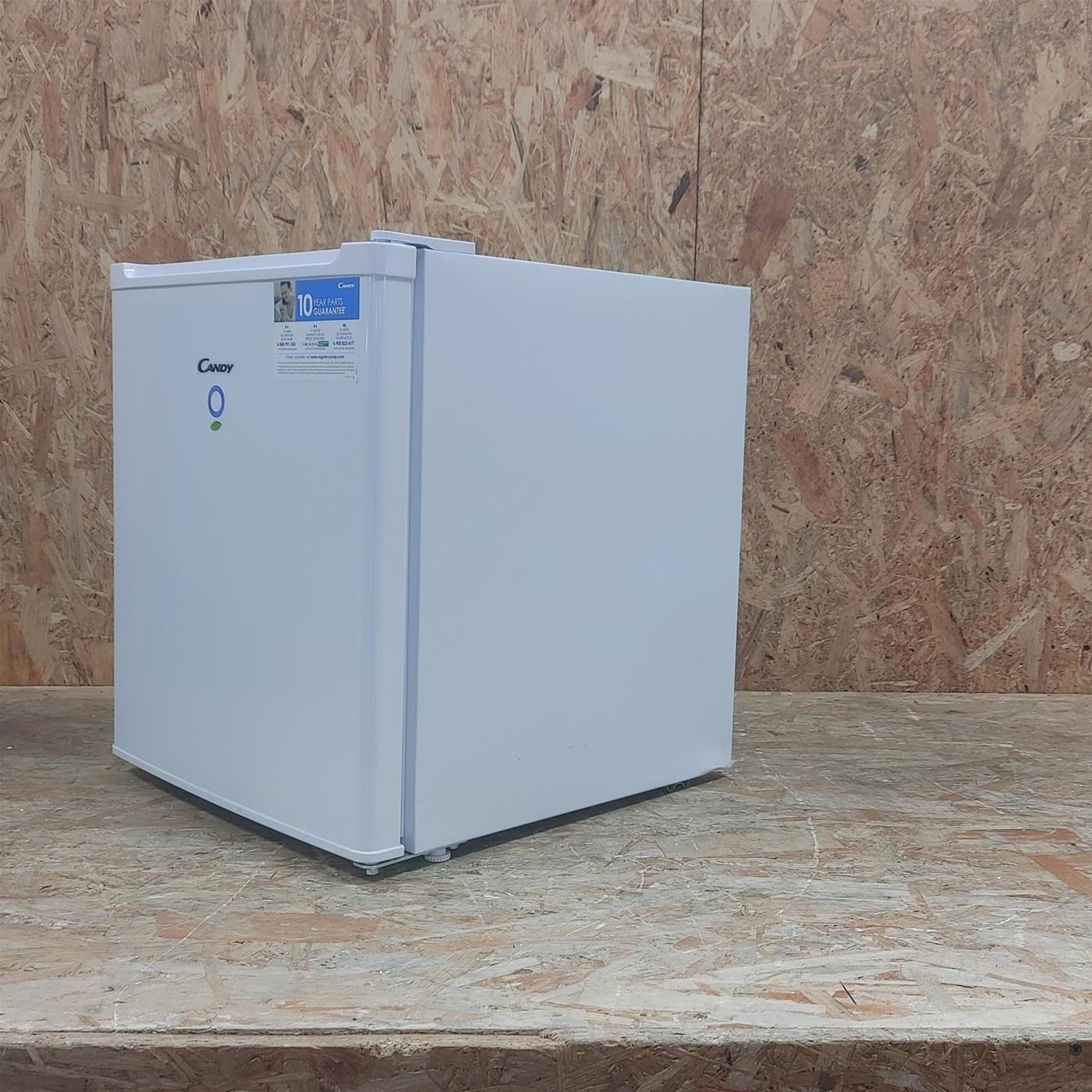 Candy Comfort CFU 050 EN Congelatore verticale Libera installazione 33 LF Bianco