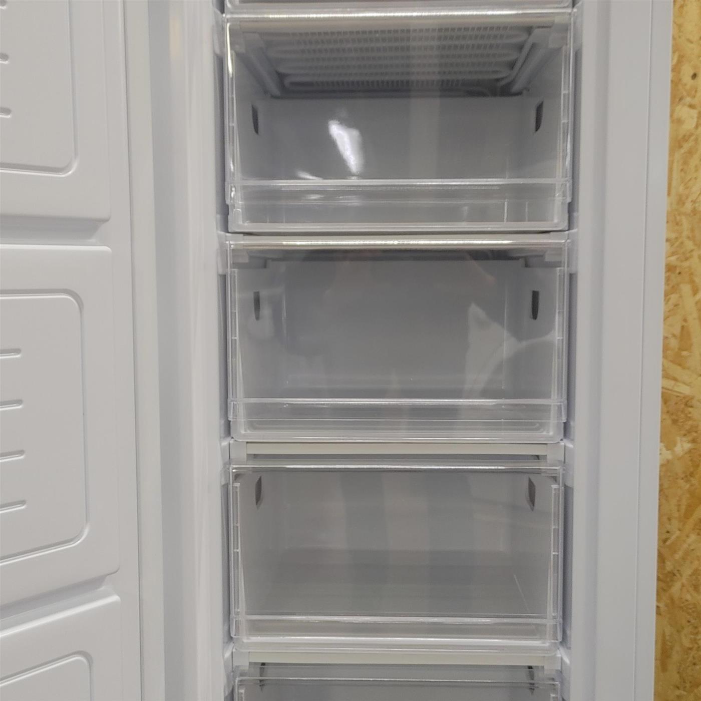 Congelatore verticale Candy CUS518EW Da incasso 204 L