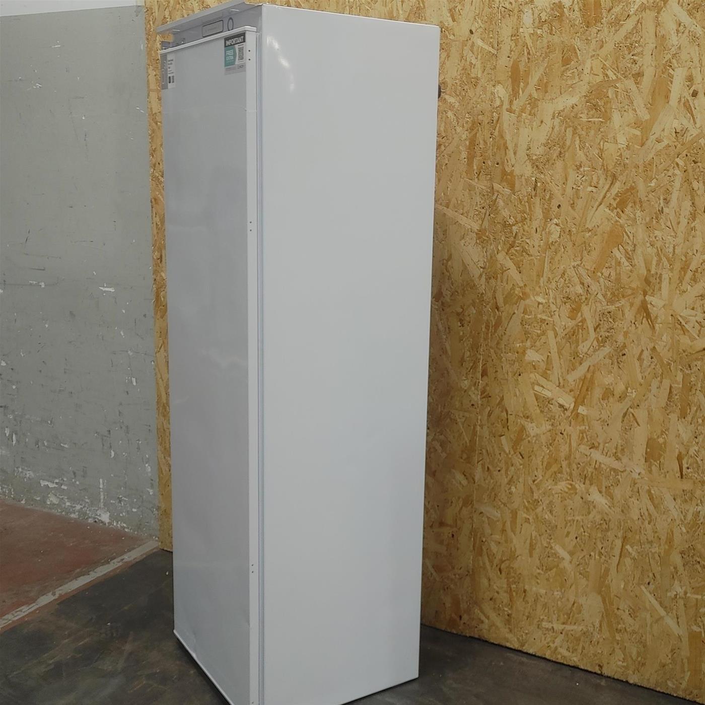 Congelatore verticale Candy CUS518EW Da incasso 204 L