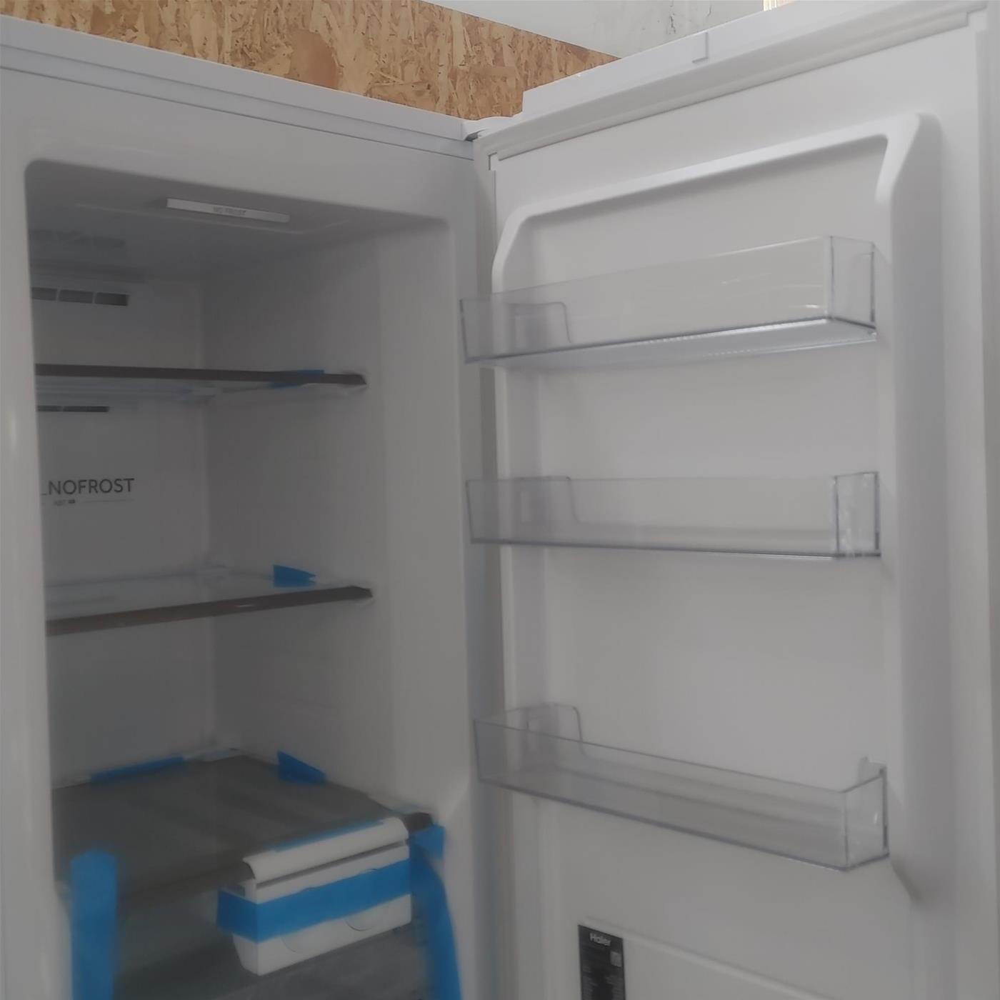 Congelatore verticale Haier UP 60 Series 7 H4F306WDH1 Libera installazione 301 L
