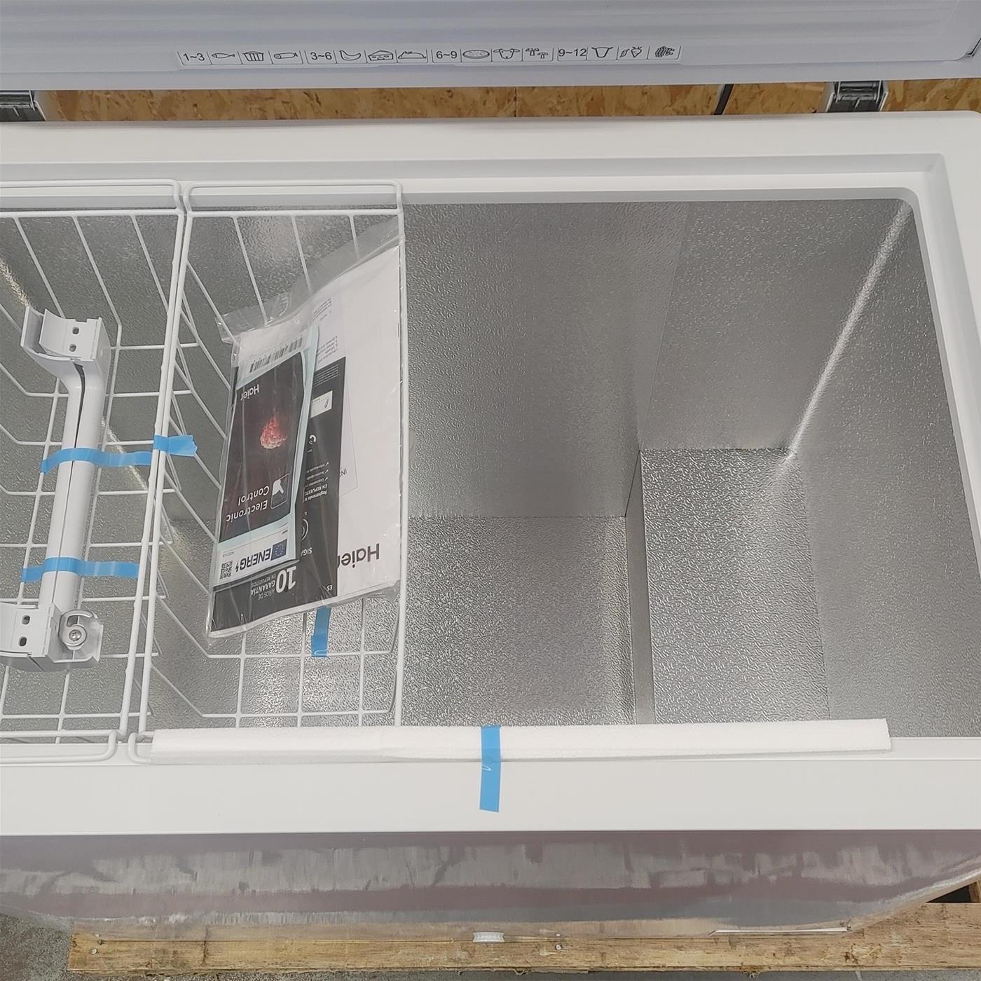 Congelatore a pozzetto Haier HCE251E 248 L