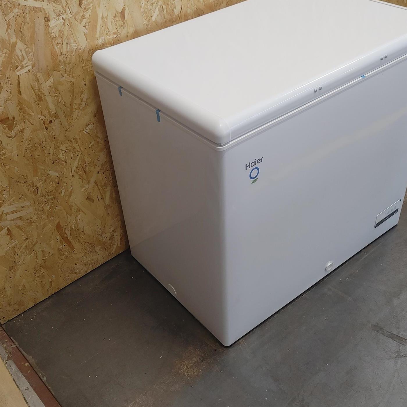 Congelatore Haier HCE251E a pozzetto 248 L