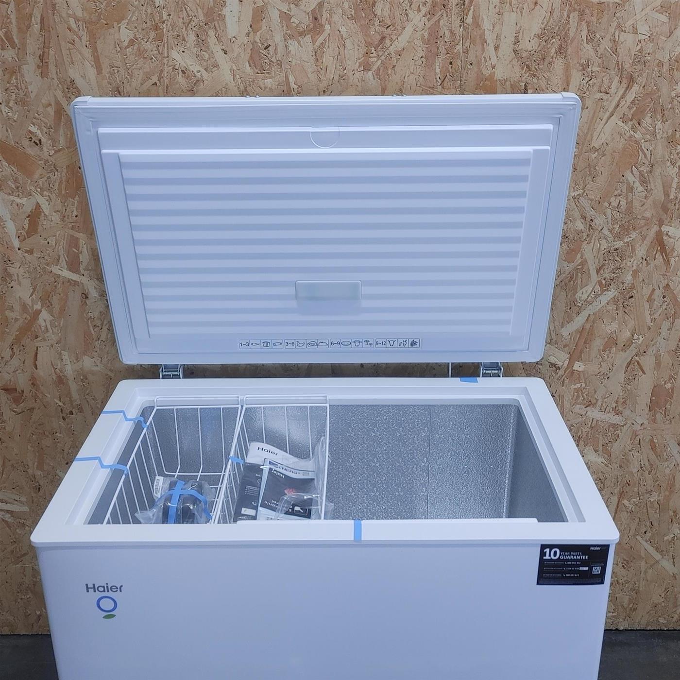 Congelatore Haier HCE251E a pozzetto 248 L