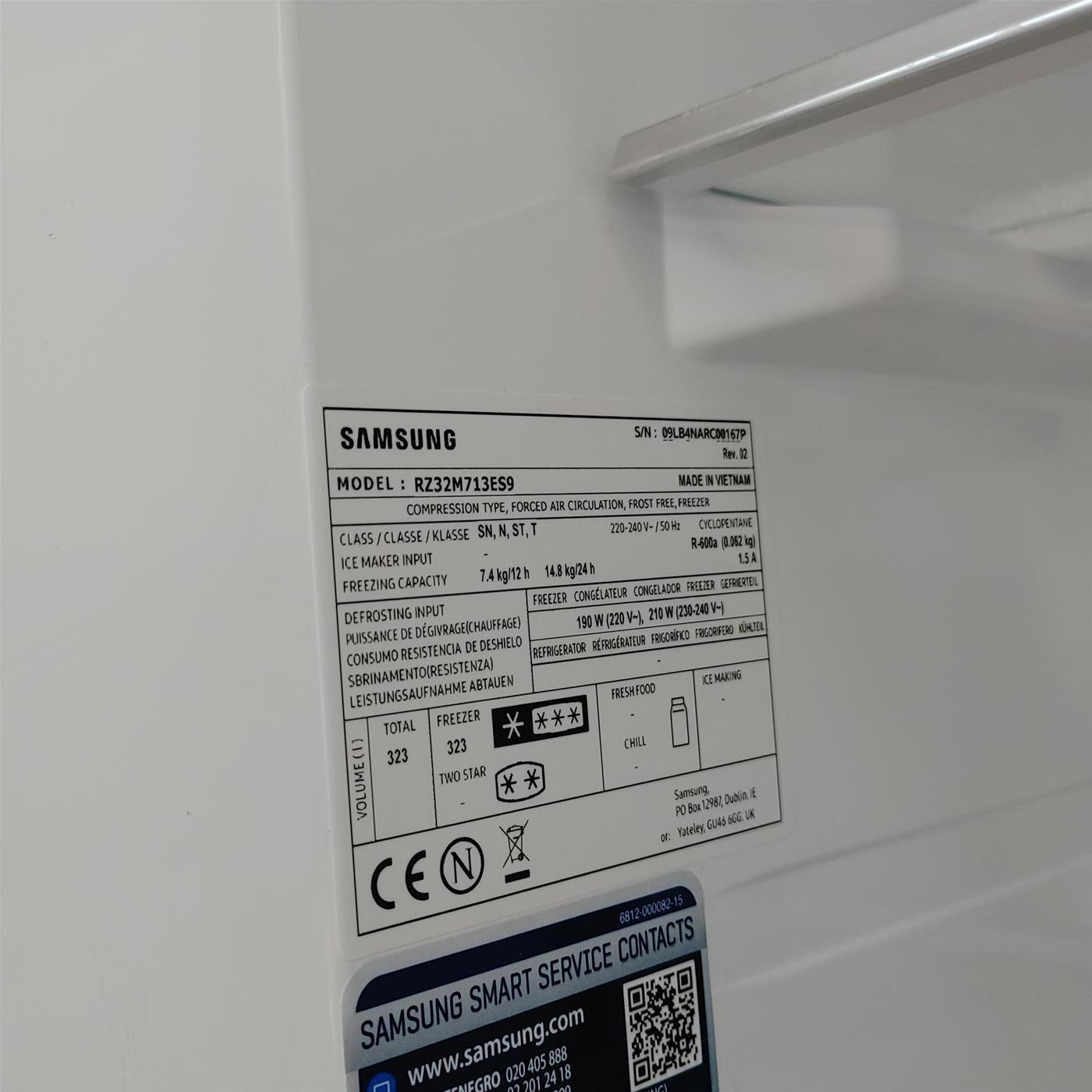 Samsung RZ32M713ES9 Congelatore verticale Libera installazione E Argento, No Frost