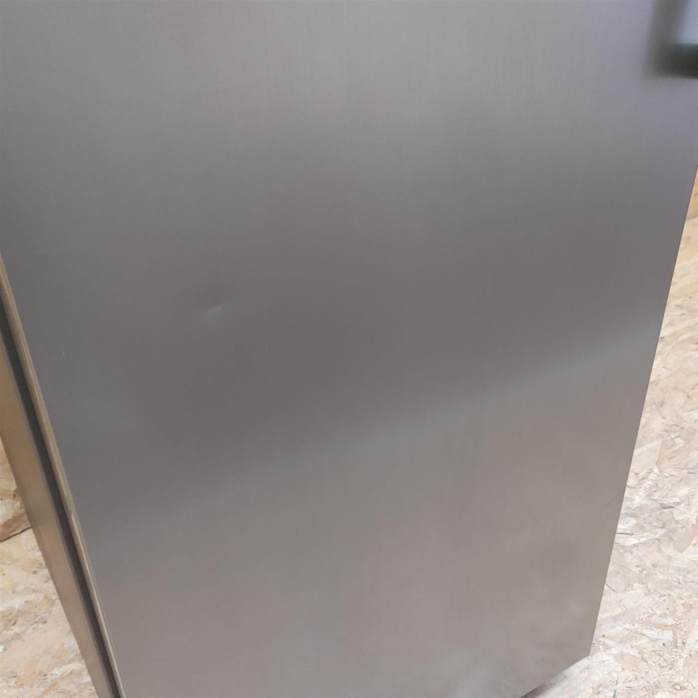 Samsung RZ32M713ES9 congelatore Congelatore verticale Libera installazione E Argento
