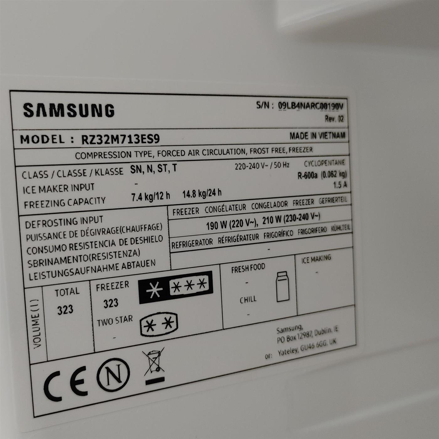 Samsung RZ32M713ES9 congelatore Congelatore verticale Libera installazione E Argento