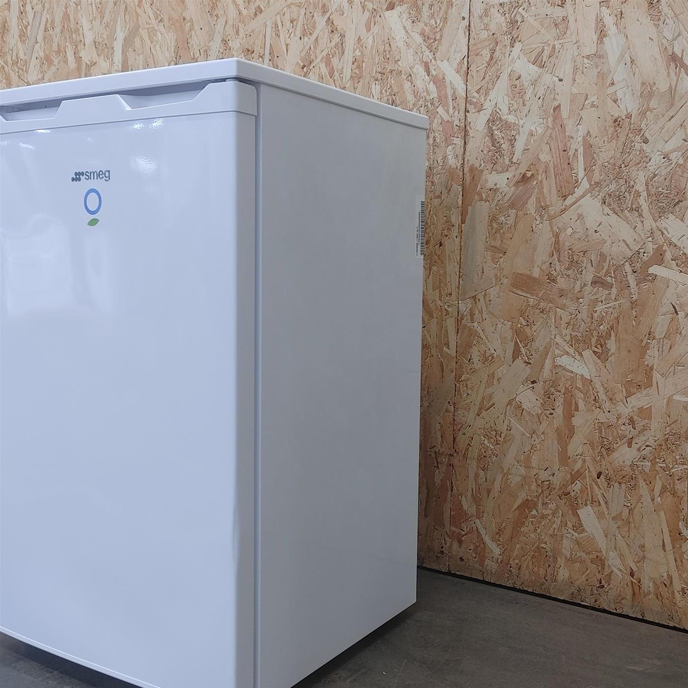 Congelatore Verticale Smeg 63 Litri FF08FW Classe F