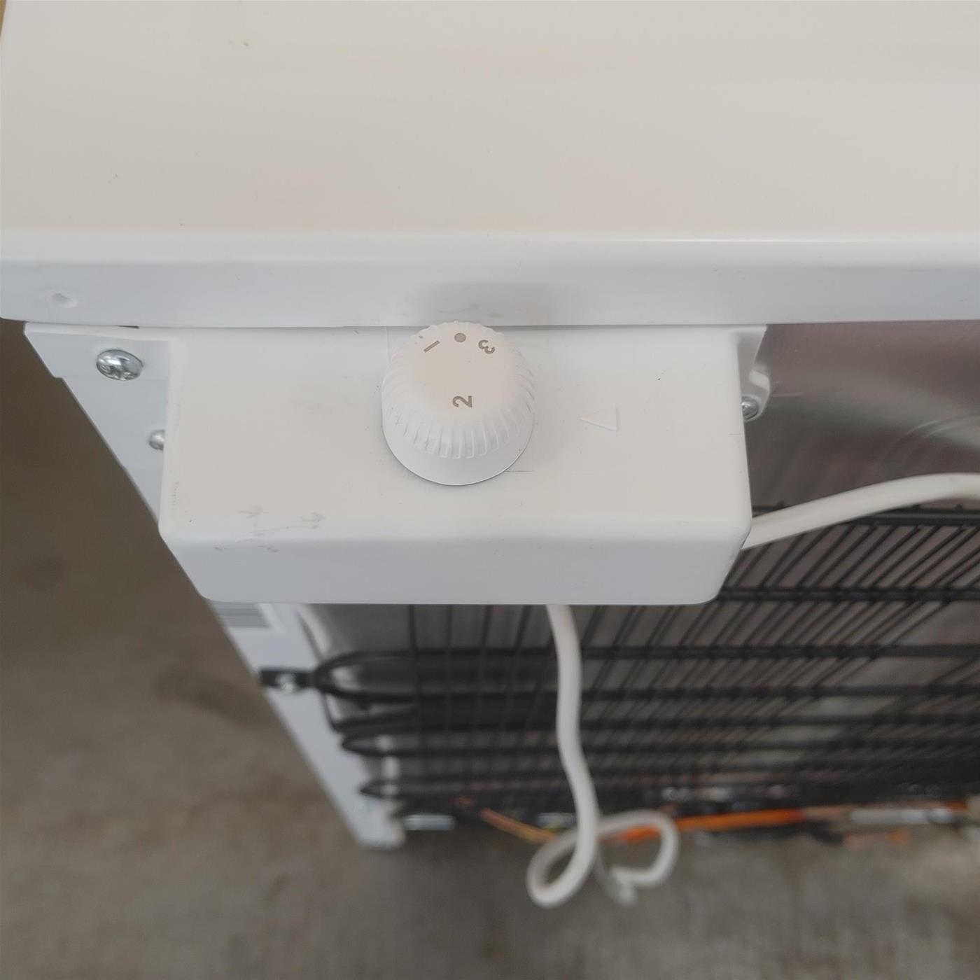 Congelatore Verticale Smeg 63 Litri FF08FW Classe F