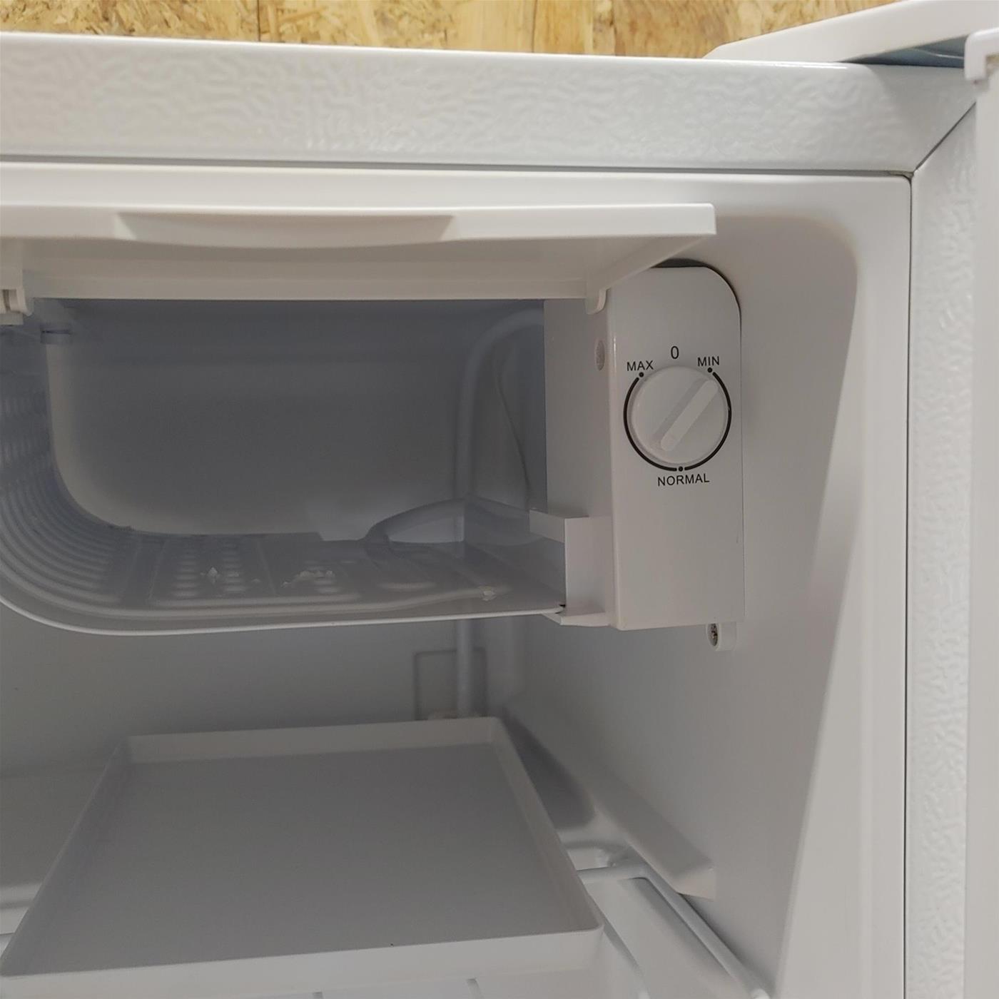 Akai CUBE55KW Frigo Bar 41Lt Classe F Bianco