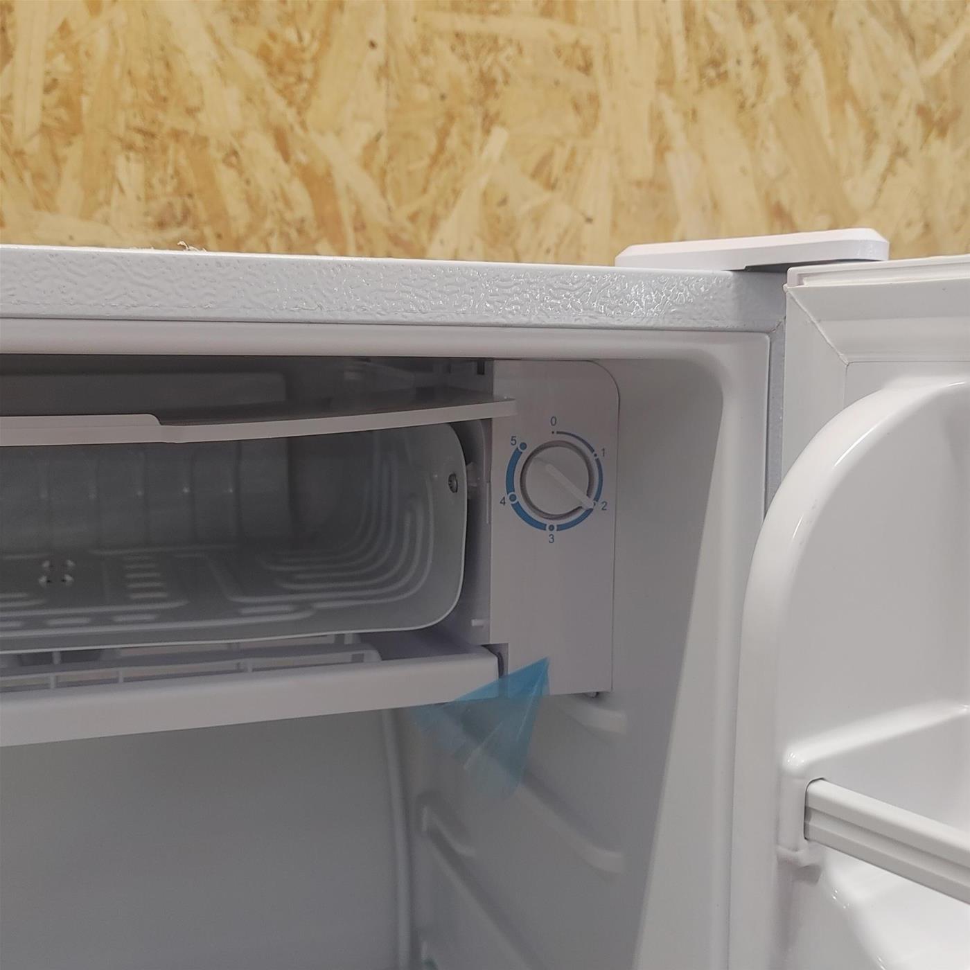 Akai AKFR106L frigorifero Libera installazione 91 LF Bianco