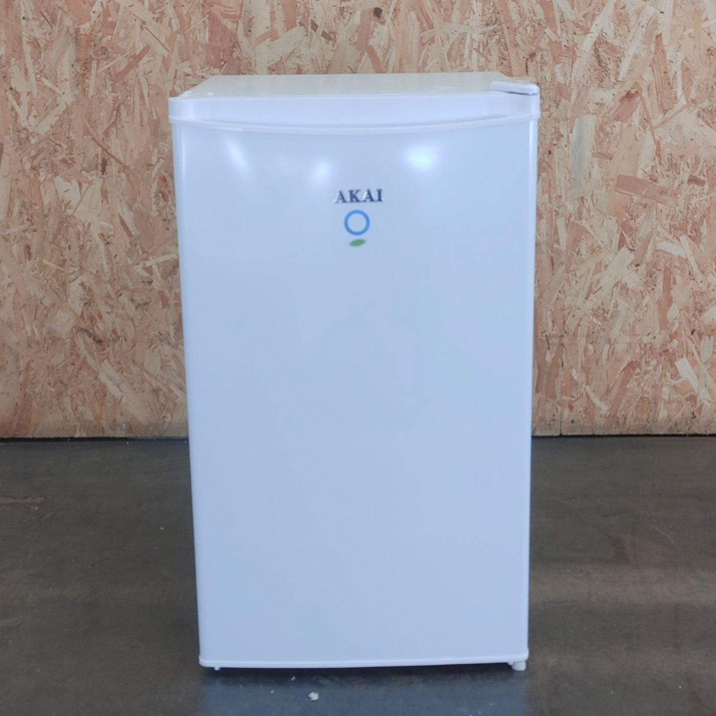 Akai AKFR106L frigorifero Libera installazione 91 LF Bianco