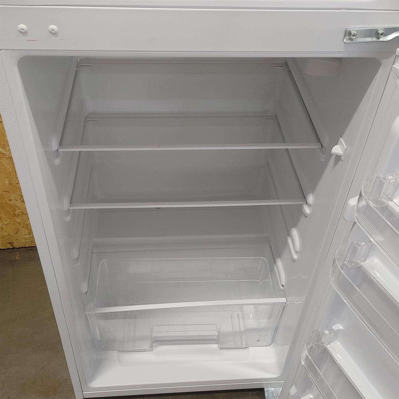 Akai AKFR242L frigorifero-congelatore Libera installazione 210 L Bianco