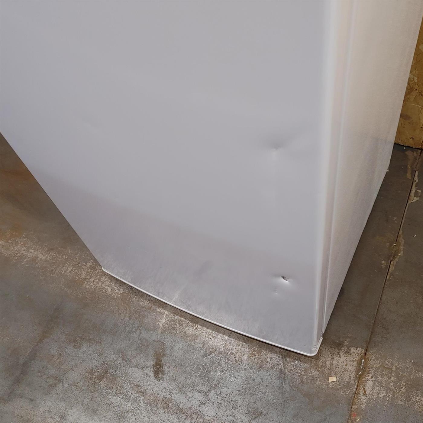 Akai AKFR242L frigorifero-congelatore Libera installazione 210 L Bianco