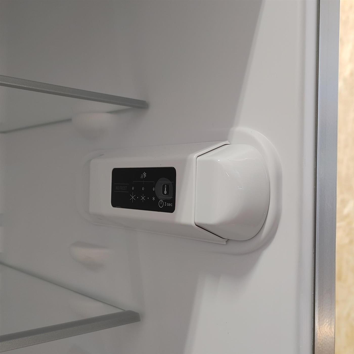 Hotpoint HA8 SN1E X frigorifero con congelatore Libera installazione 328 L F Argento
