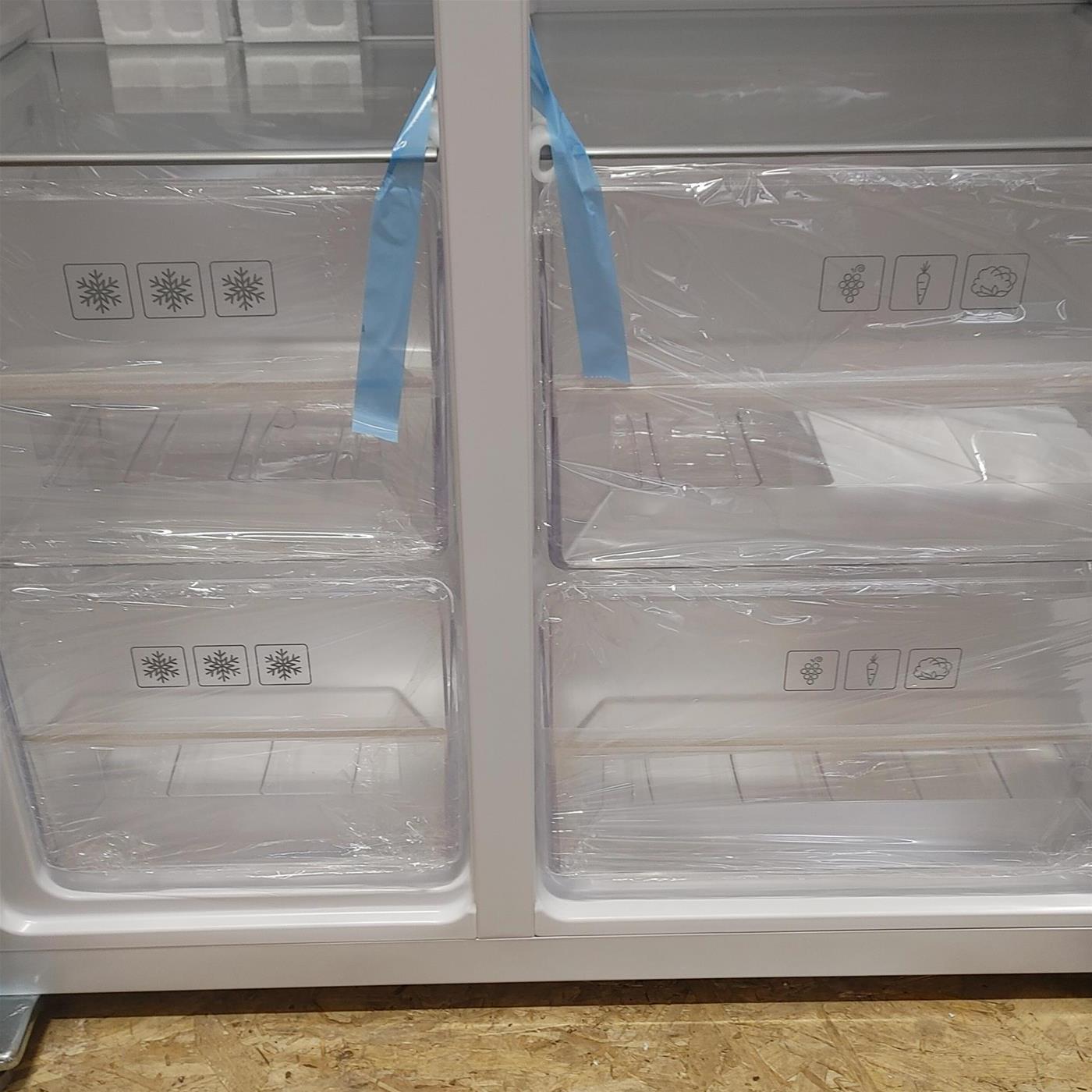 Frigorifero side-by-side Beko GNO4331XPN Libera installazione 442 LE Acciaio inox