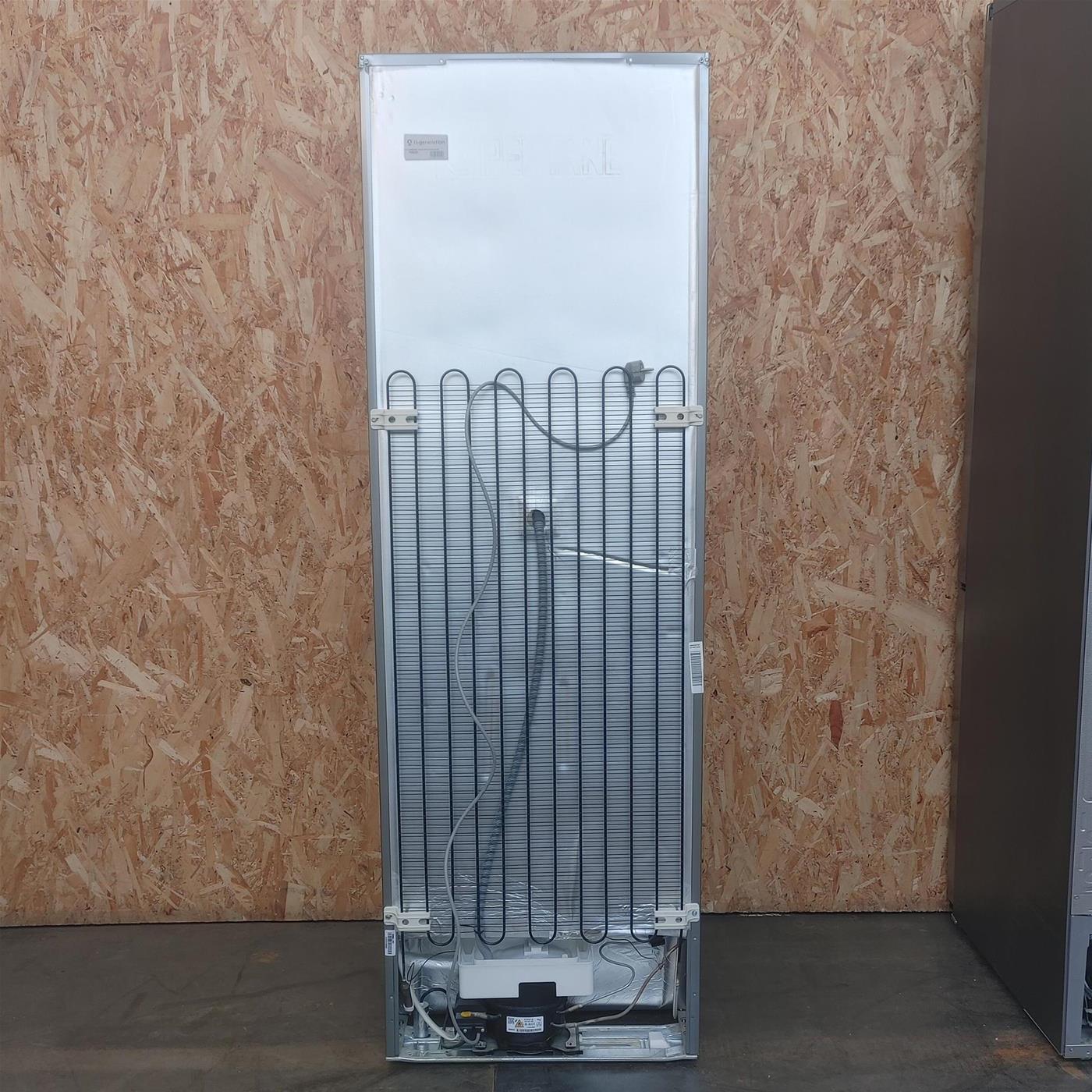 Beko RCSA330K30SN Libera installazione 300 LF Argento