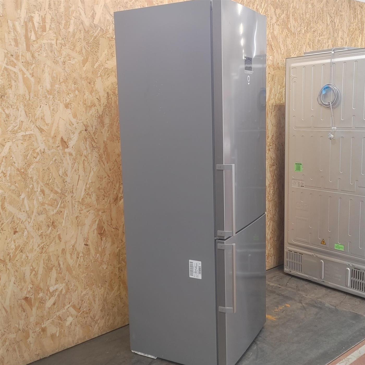 Bosch Serie 4 KGN497ICT/01 frigorifero-congelatore Libera installazione 440 LD Acciaio inossidabile